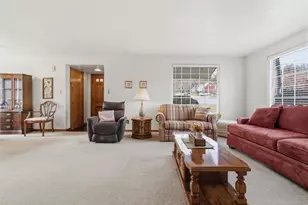 2001 Cypress Dr, White Oak, PA 15131 - Photo 8