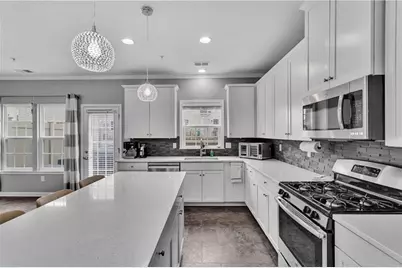 1304 Pointe View Dr, Adams Township, PA 16046 - Photo 6