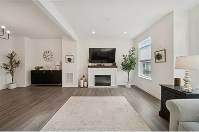 2185 Shawnee Dr, South Strabane, PA 15301 - Photo 2