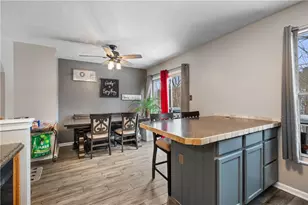 747 Parkridge Ln, Moon/Crescent Twp, PA 15108 - Photo 10