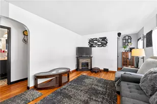 102 Lafayette Dr, Center Township, PA 15061 - Photo 6