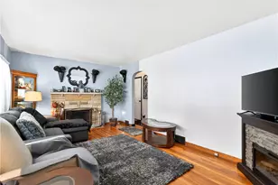 102 Lafayette Dr, Center Township, PA 15061 - Photo 8