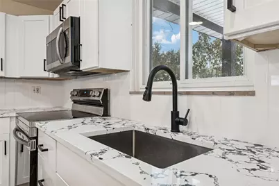 1842 Graham Blvd, Pittsburgh, PA 15235 - Photo 12