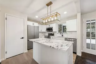 1842 Graham Blvd, Pittsburgh, PA 15235 - Photo 10