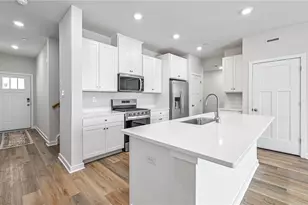 142 Scotland Ln, Harmony Boro, PA 16037 - Photo 4