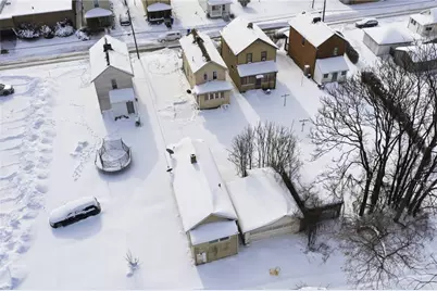 114 W Miller Street, New Castle, PA 16102 - Photo 4