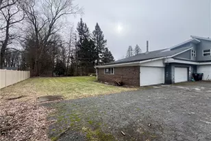 129 S Buhl Farm Dr, Hermitage, PA 16148 - Photo 6