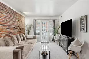 940 Adam Dr, Scott Township, PA 15216 - Photo 6