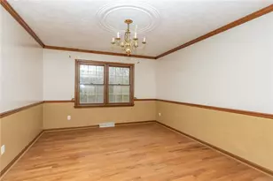 1045 Redoak Dr, Penn Twp, PA 15636 - Photo 10