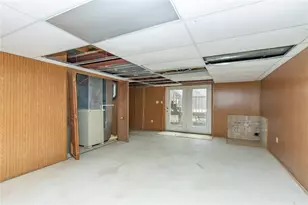 1045 Redoak Dr, Penn Twp, PA 15636 - Photo 22