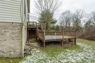 1045 Redoak Dr, Penn Twp, PA 15636 - Photo 32