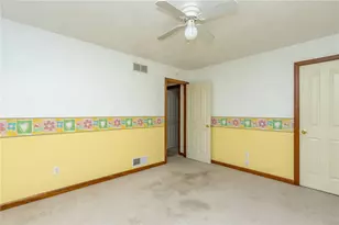 1045 Redoak Dr, Penn Twp, PA 15636 - Photo 14