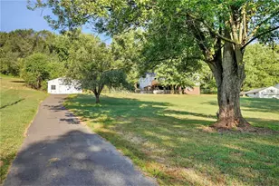 208 McCleary Rd, Raccoon Township, PA 15050 - Photo 4