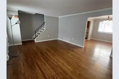 8239 Elaine Dr, Pittsburgh, PA 15237 - Photo 4