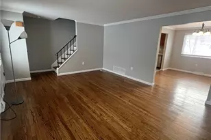 8239 Elaine Dr, Pittsburgh, PA 15237 - Photo 4