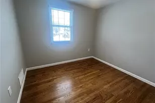 8239 Elaine Dr, Pittsburgh, PA 15237 - Photo 12