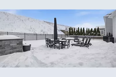 2023 Dantry Dr, Cecil, PA 15317 - Photo 38