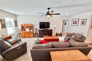 1008 Colonial Dr, Menallen Township, PA 15401 - Photo 12