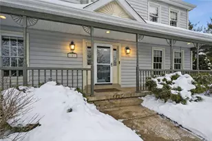101 Brookshire Dr, Adams Township, PA 16046 - Photo 2
