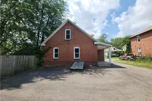 8 Elm St, Bessemer, PA 16112 - Photo 4