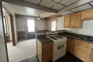 207 Sycamore St, Jeannette, PA 15644 - Photo 2