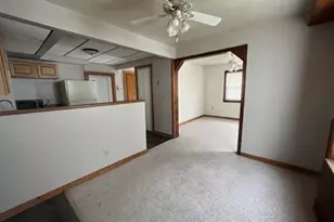 207 Sycamore St, Jeannette, PA 15644 - Photo 4