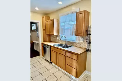 2812 Brentwood Ave, Pittsburgh, PA 15227 - Photo 10