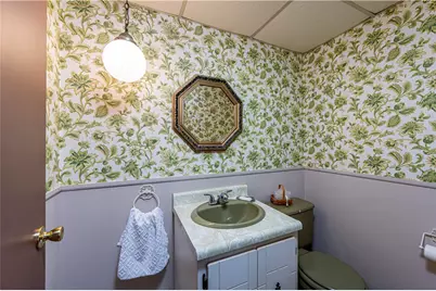 704 Sherwood Cir, Youngwood, PA 15697 - Photo 42