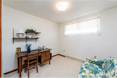 704 Sherwood Cir, Youngwood, PA 15697 - Photo 32