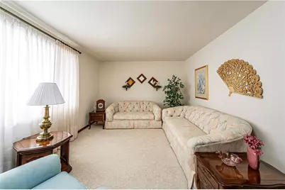 704 Sherwood Cir, Youngwood, PA 15697 - Photo 8