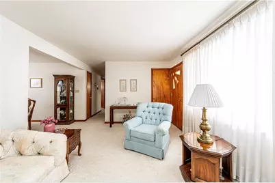 704 Sherwood Cir, Youngwood, PA 15697 - Photo 10