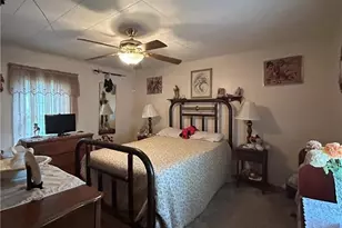 42 Walnut Ave, Dunbar, PA 15431 - Photo 16