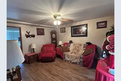 42 Walnut Ave, Dunbar, PA 15431 - Photo 4