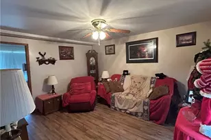 42 Walnut Ave, Dunbar, PA 15431 - Photo 4