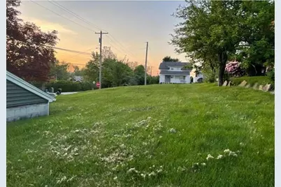 701 Fairmont St, Latrobe, PA 15650 - Photo 2