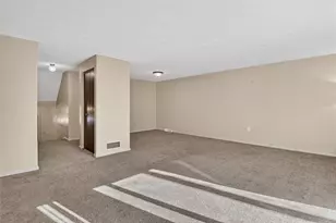 10 McKinley Square, Coraopolis, PA 15108 - Photo 8