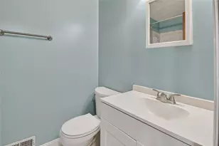 10 McKinley Square, Coraopolis, PA 15108 - Photo 18