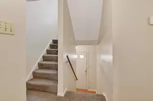 10 McKinley Square, Coraopolis, PA 15108 - Photo 2