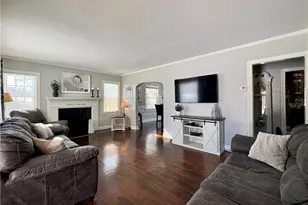 113 Briercliff Dr, Chippewa Township, PA 15010 - Photo 2