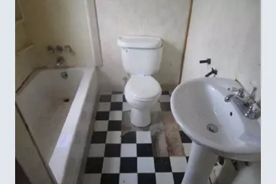 1526 Nobles Ln, Pittsburgh, PA 15210 - Photo 8