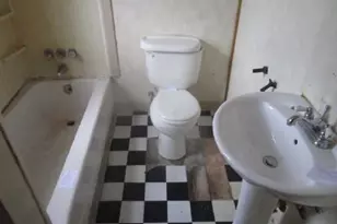 1526 Nobles Ln, Pittsburgh, PA 15210 - Photo 8