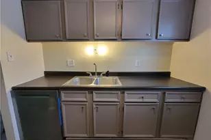 209 Cranbrooke Dr, Findlay Township, PA 15108 - Photo 14