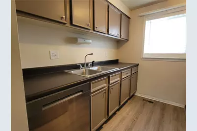 209 Cranbrooke Dr, Findlay Township, PA 15108 - Photo 18