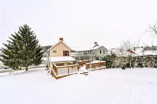 800 N 4th St, Jeannette, PA 15644 - Photo 6