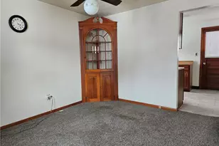 119 Springhouse Dr, Center Township, PA 16001 - Photo 10