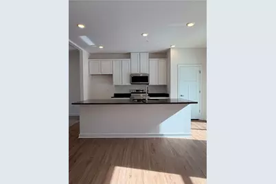 2004 Canterbury Dr #212C, Imperial, PA 15126 - Photo 4