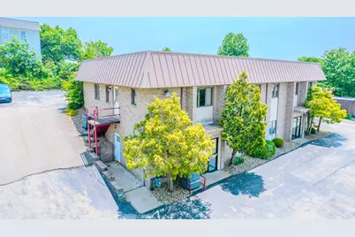 1027 W Main St, Mount Pleasant Township, PA 15666 - Photo 2