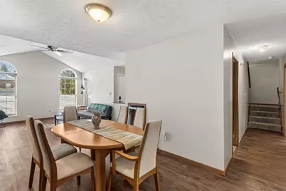 141 Cambridge Dr, Springdale Township, PA 15049 - Photo 10