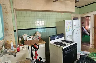 802 Harrison Ave, Jeannette, PA 15644 - Photo 4