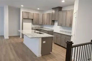 2713 Marra Dr, Hampton, PA 15044 - Photo 4